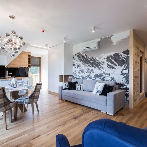 Apartament la etaj cu vedere spre munte cu 3 camere pentru 6 pers.