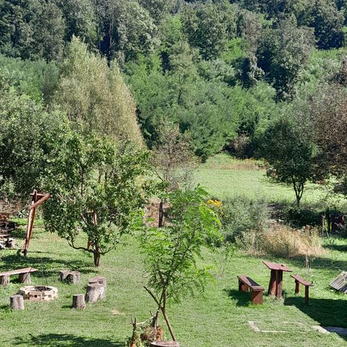 Casa rustică familial(ă) întreaga unitate pentru 8 pers. (se inchirieaza doar integral)