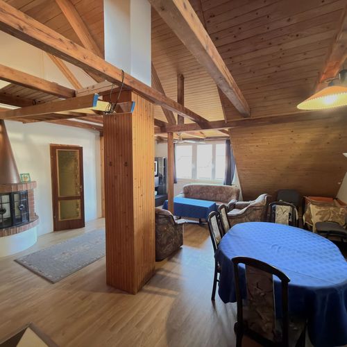 Apartman s klimatizací pro 6 os. se 3 ložnicemi v podkroví