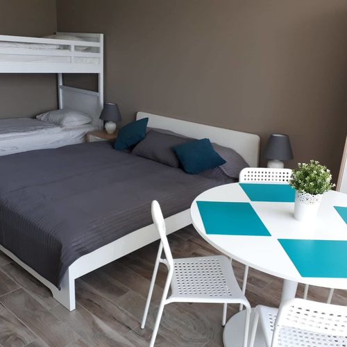 Apartament pentru 4 pers. (se inchirieaza doar integral)
