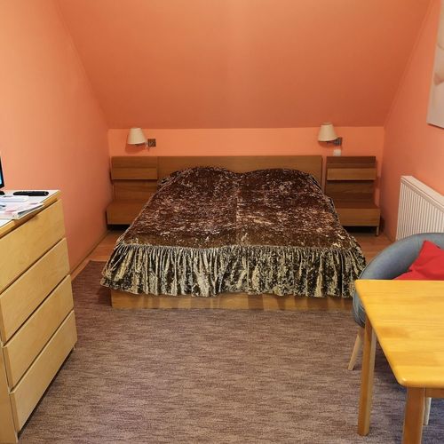 Apartament la etaj cu balcon cu 1 camera pentru 2 pers.