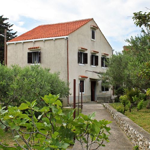 Apartament cu terasă cu 3 camere pentru 6 pers. K-7950