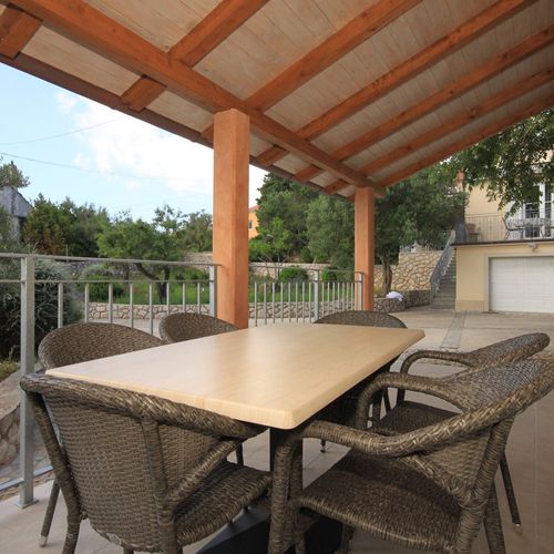 Apartament cu aer condiționat cu terasă cu 2 camere pentru 5 pers. K-8016