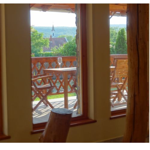 Casă de vacanță întreaga unitate cu panoramă pentru 6 pers. (se inchirieaza doar integral)