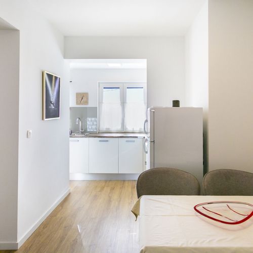 Apartament tourist la parter cu 1 camera pentru 2 pers. (se poate solicita pat suplimentar)
