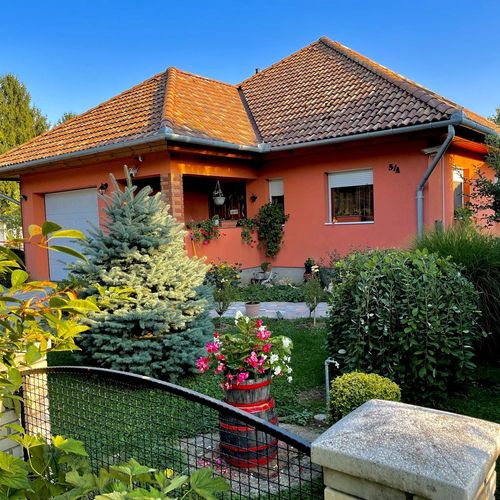 Apartament silver întreaga unitate pentru 8 pers. (se inchirieaza doar integral)