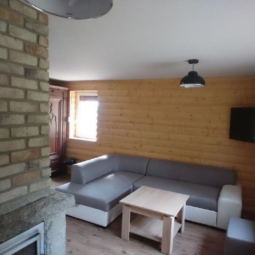 Casă de vară cu vedere spre lac pentru 4 pers. (se inchirieaza doar integral)
