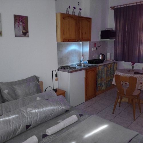 Apartament studio la parter cu 1 camera pentru 2 pers.