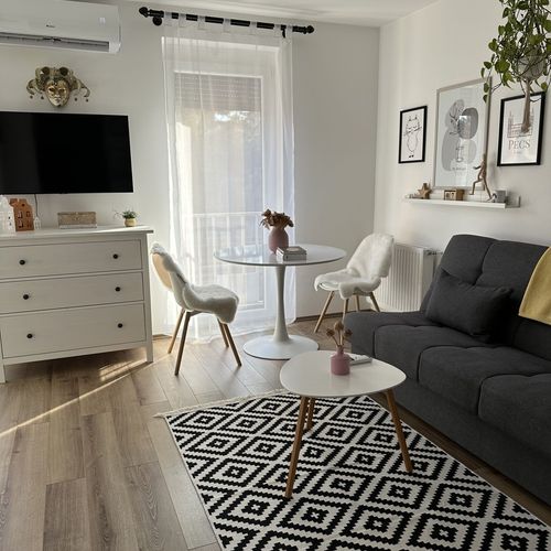 Apartament studio design pentru 2 pers. (se inchirieaza doar integral)
