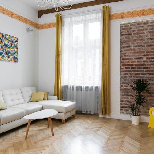 Apartament 4-osobowy z balkonem z klimatyzacją z 2 pomieszczeniami sypialnianymi