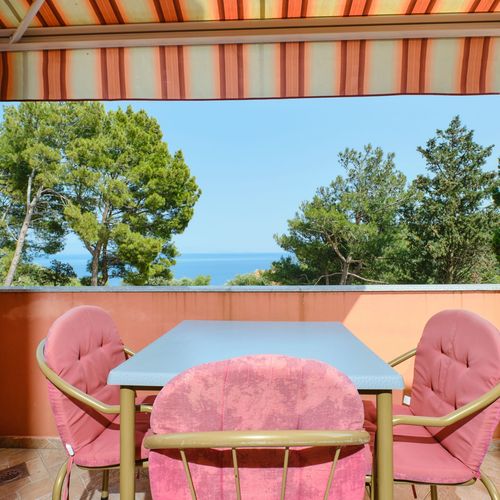 Apartament cu aer condiționat cu vedere spre mare cu 2 camere pentru 5 pers. A-7867-a