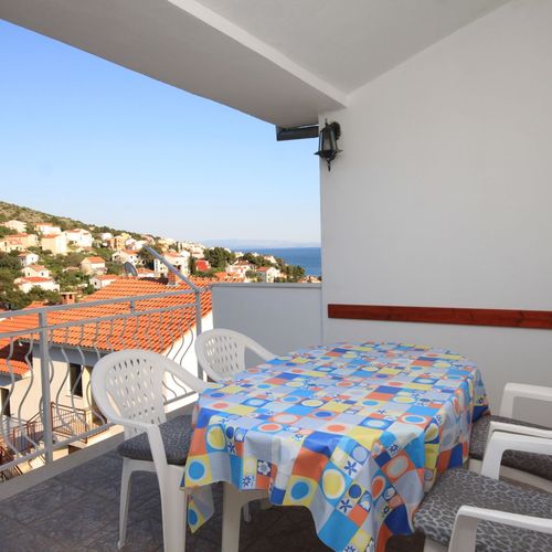 Apartament cu aer condiționat cu vedere spre mare cu 2 camere pentru 5 pers. A-8685-a