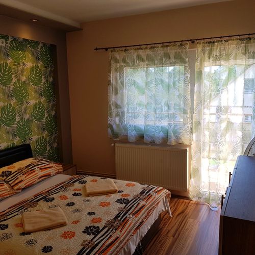 Apartament superior cu vedere spre grădină cu 1 camera pentru 3 pers.