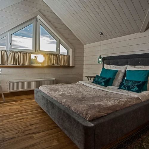 Apartament 8-osobowy z balkonem z dostępem do ogrodu