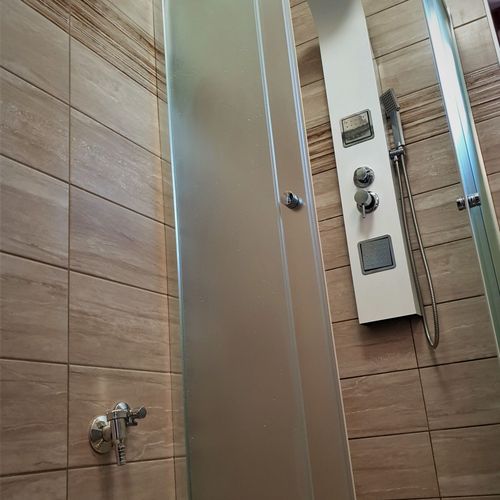 Apartament superior la etaj pentru 7 pers. (se inchirieaza doar integral) (se poate solicita pat suplimentar)