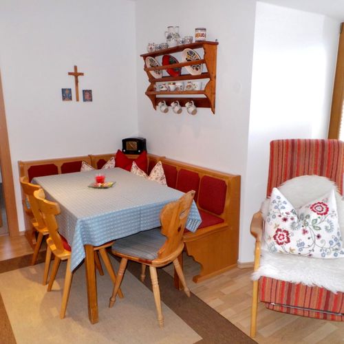 Apartament 5-osobowy na piętrze z widokiem na góry z 2 pomieszczeniami sypialnianymi