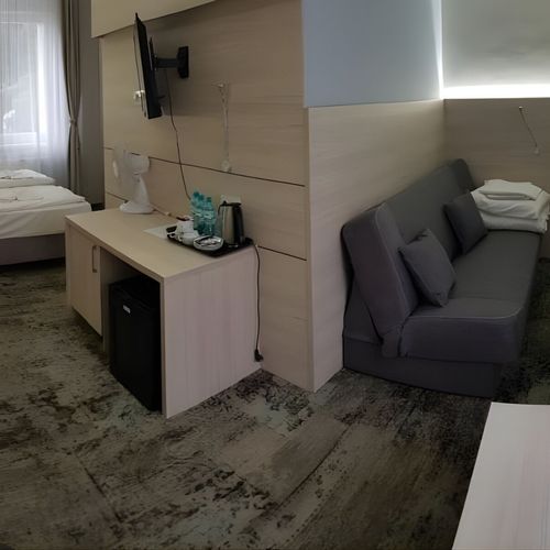 Pokój 4-osobowy Standard z balkonem