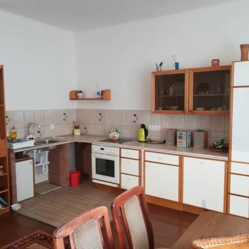Apartament classic la parter cu 2 camere pentru 4 pers. (se poate solicita pat suplimentar)