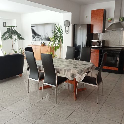 Apartament lux c cu 3 camere pentru 6 pers.