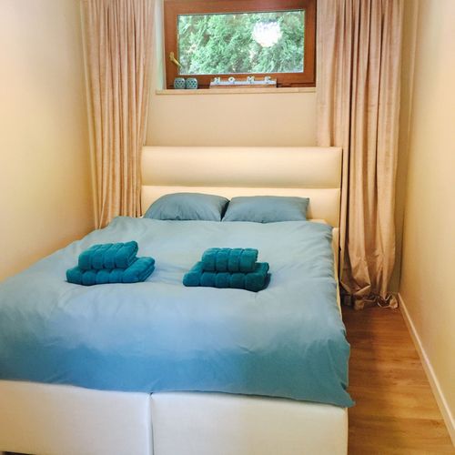 Apartament silver la parter cu 2 camere pentru 6 pers.