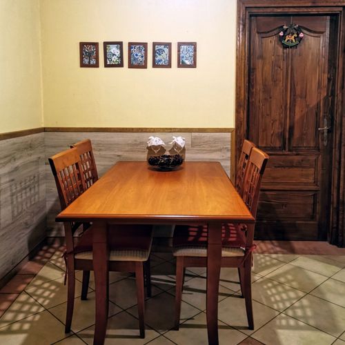 Casă de vacanță întreaga unitate cu vedere spre grădină pentru 8 pers. (se inchirieaza doar integral)