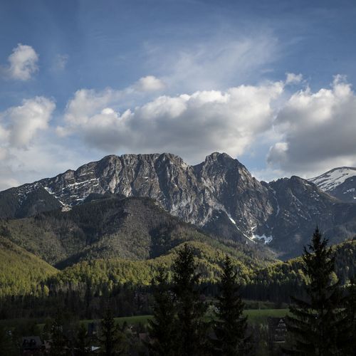Apartman pro 4 os. se 2 ložnicemi s výhledem na hory v podkroví