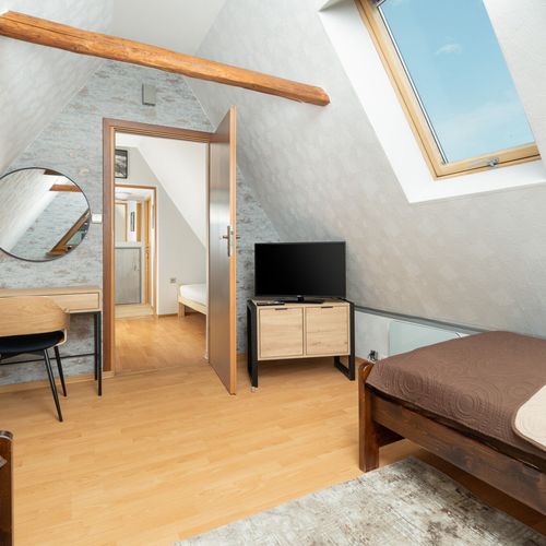 Apartament 8-osobowy na piętrze z widokiem na góry z 4 pomieszczeniami sypialnianymi