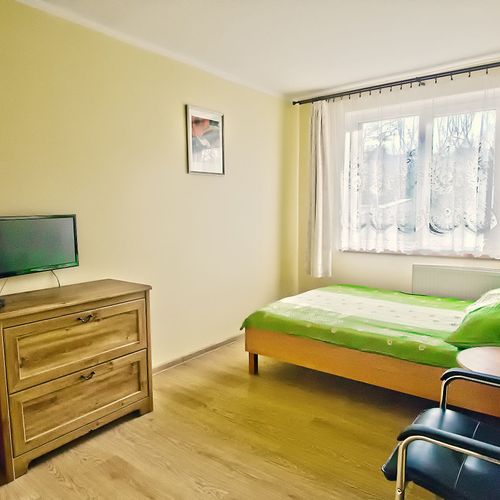 Pokój 2-osobowy Economy ze wspólną łazienką