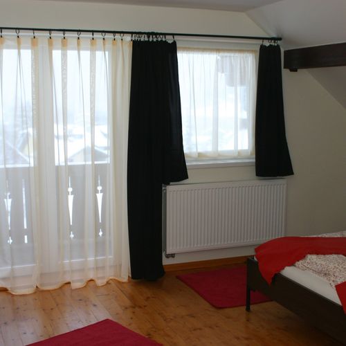 Apartament 4-osobowy na poddaszu z widokiem na góry z 1 pomieszczeniem sypialnianym