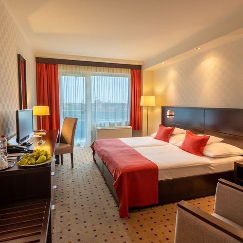 Pokój 2-osobowy Standard z balkonem z widokiem na zamek