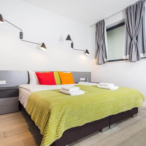 Apartament junior cu balcon cu 3 camere pentru 6 pers.