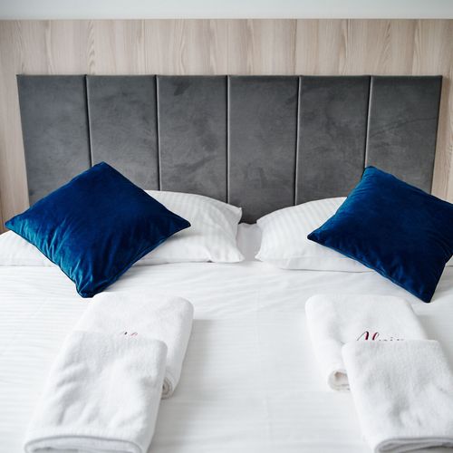 Pokój 2-osobowy z widokiem na góry z widokiem na miasto