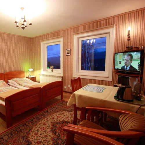 Camera twin romantică cu vedere spre munte