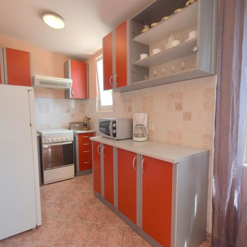 Apartament 3-osobowy z balkonem z klimatyzacją z 2 pomieszczeniami sypialnianymi