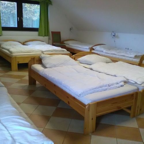 Camera la etaj cu vedere spre pădure pentru 6 pers.