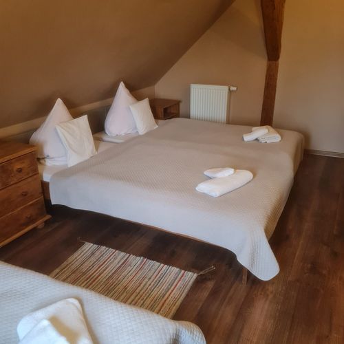 Apartament 6-osobowy z balkonem z łazienką z 2 pomieszczeniami sypialnianymi