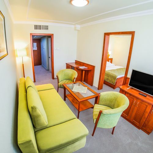Apartament 2-osobowy w głównym budynku z balkonem Standard z 1 pomieszczeniem sypialnianym (możliwa dostawka)