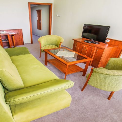 Apartament 4-osobowy w głównym budynku z balkonem Standard z 2 pomieszczeniami sypialnianymi