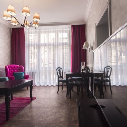 Apartament cu balcon business Plus cu 2 camere pentru 4 pers.