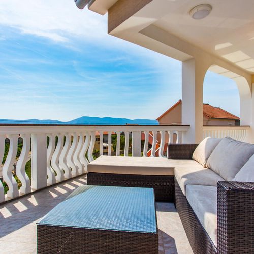 Casă de vacanță family cu vedere spre mare pentru 6 pers. (se inchirieaza doar integral)