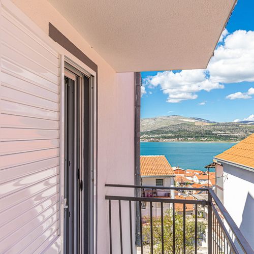 Apartament 3-osobowy na piętrze z widokiem na morze z 1 pomieszczeniem sypialnianym