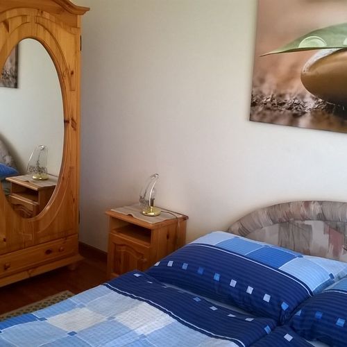 Apartament classic la parter cu 2 camere pentru 4 pers.