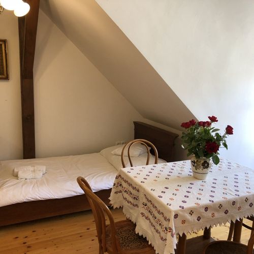 Apartament superior cu vedere spre lac cu 3 camere pentru 6 pers.