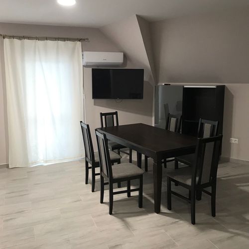 Grand Apartman pro 6 os. se 2 ložnicemi s výhledem do dvora
