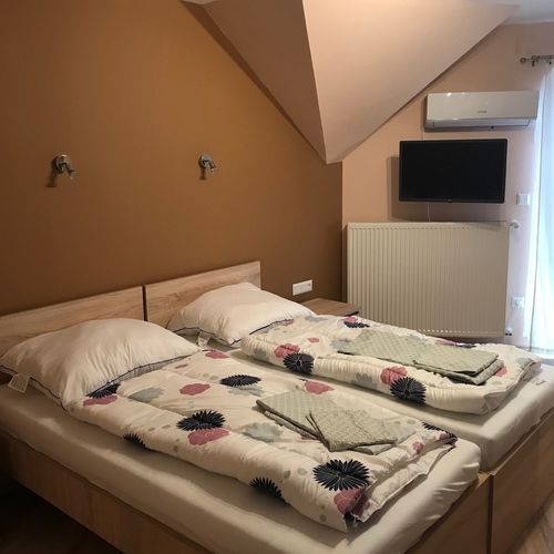 Pokoj s balkónem pro 2 os. na poschodí (s možností přistýlky)