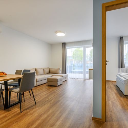 Apartament 6-osobowy Premia Przyjazny podróżom rodzinnym z 3 pomieszczeniami sypialnianymi