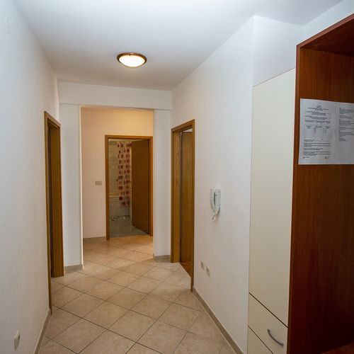 Apartament 5-osobowy z 2 pomieszczeniami sypialnianymi (możliwa dostawka)