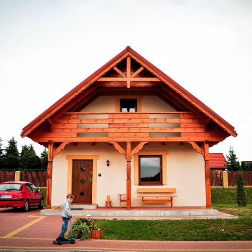 Vilă familial(ă) cu vedere spre râu pentru 6 pers. (se inchirieaza doar integral)