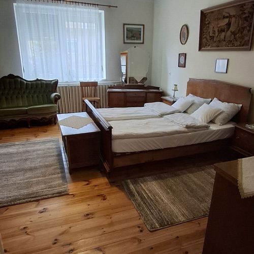 Apartament cu terasă cu vedere spre cetate pentru 4 pers. (se inchirieaza doar integral) (se poate solicita pat suplimentar)