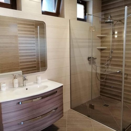 Apartament 4-osobowy cały dom Przyjazny podróżom rodzinnym z 2 pomieszczeniami sypialnianymi